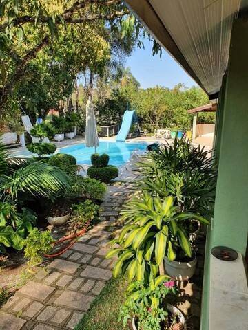 Chácara à venda com 6 quartos, 340m² - Foto 1