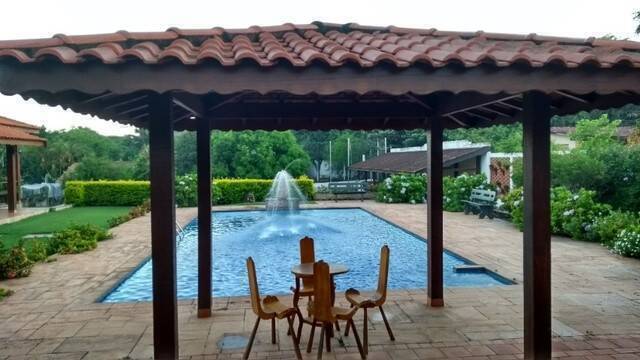 Casa, 4 quartos, 1000 m² - Foto 1