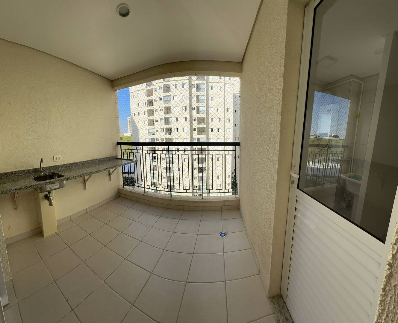 Apartamento à venda com 2 quartos, 76m² - Foto 3