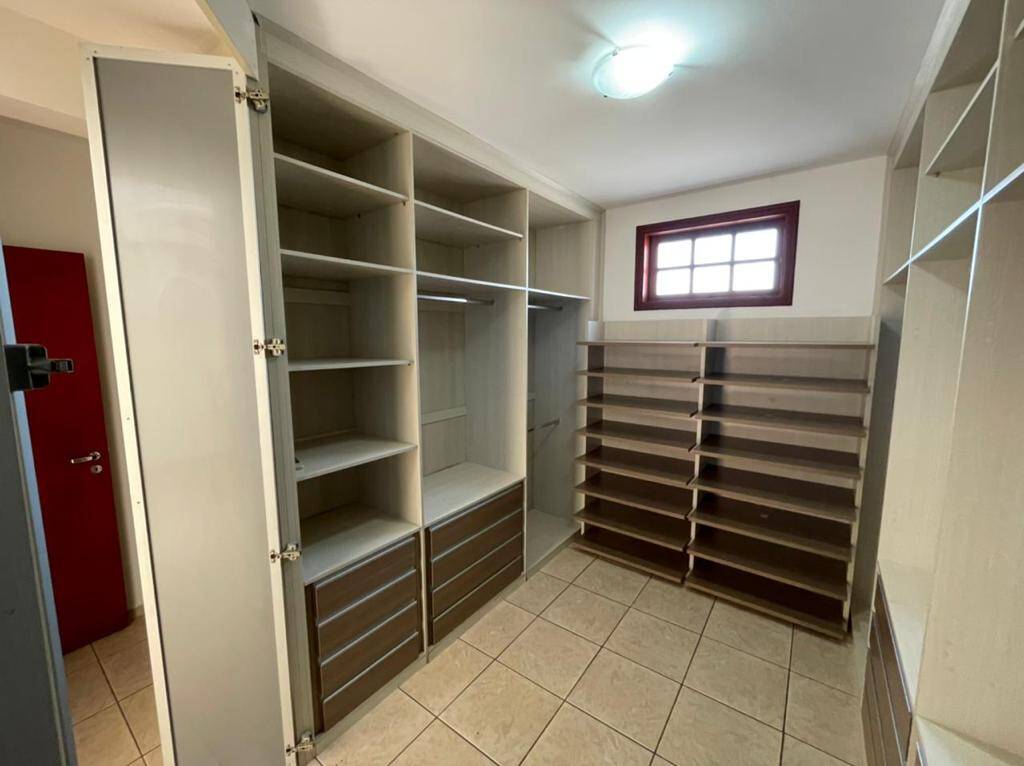 Casa, 3 quartos, 245 m² - Foto 4