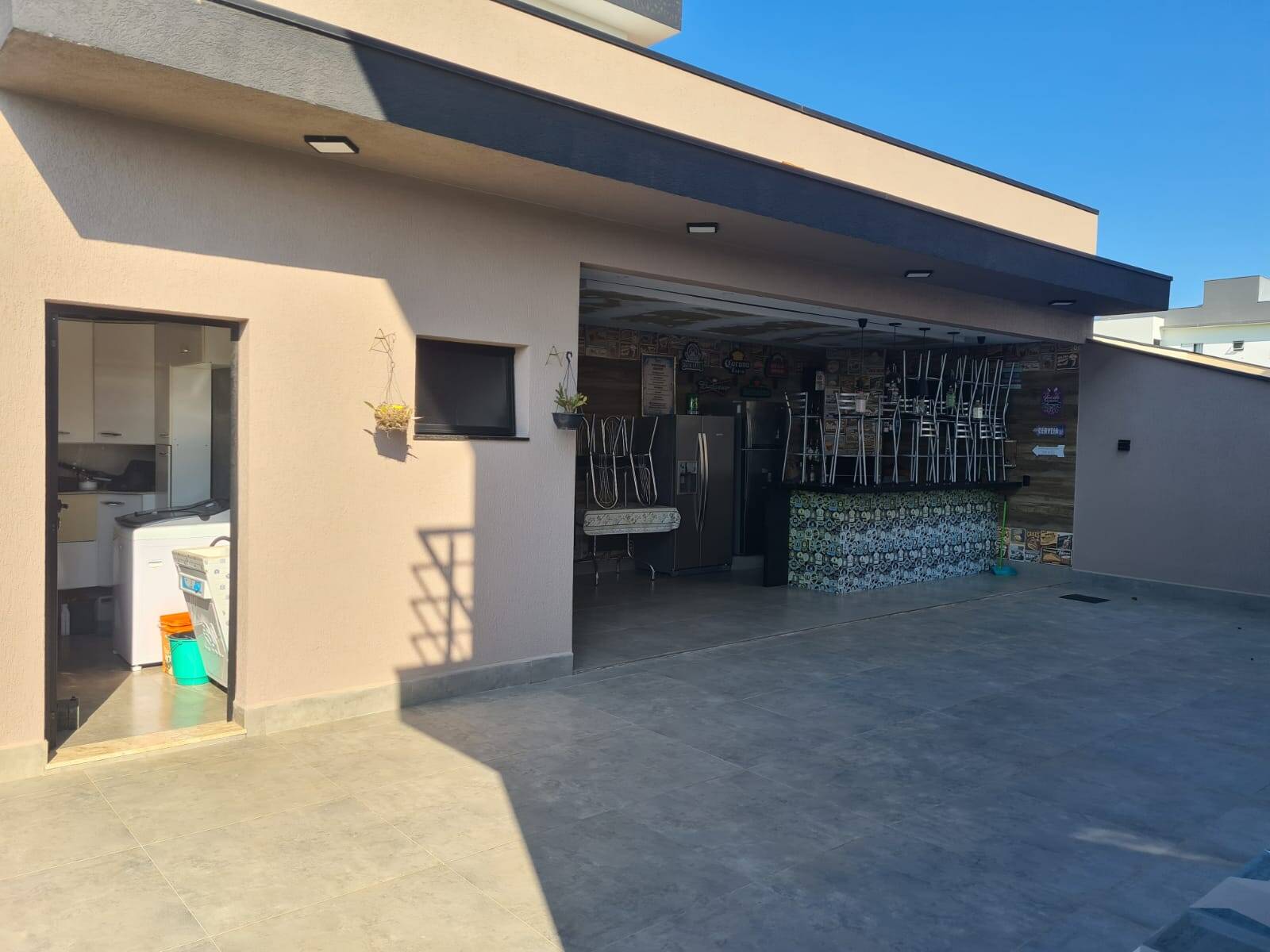 Casa de Condomínio à venda e aluguel com 3 quartos, 250m² - Foto 2