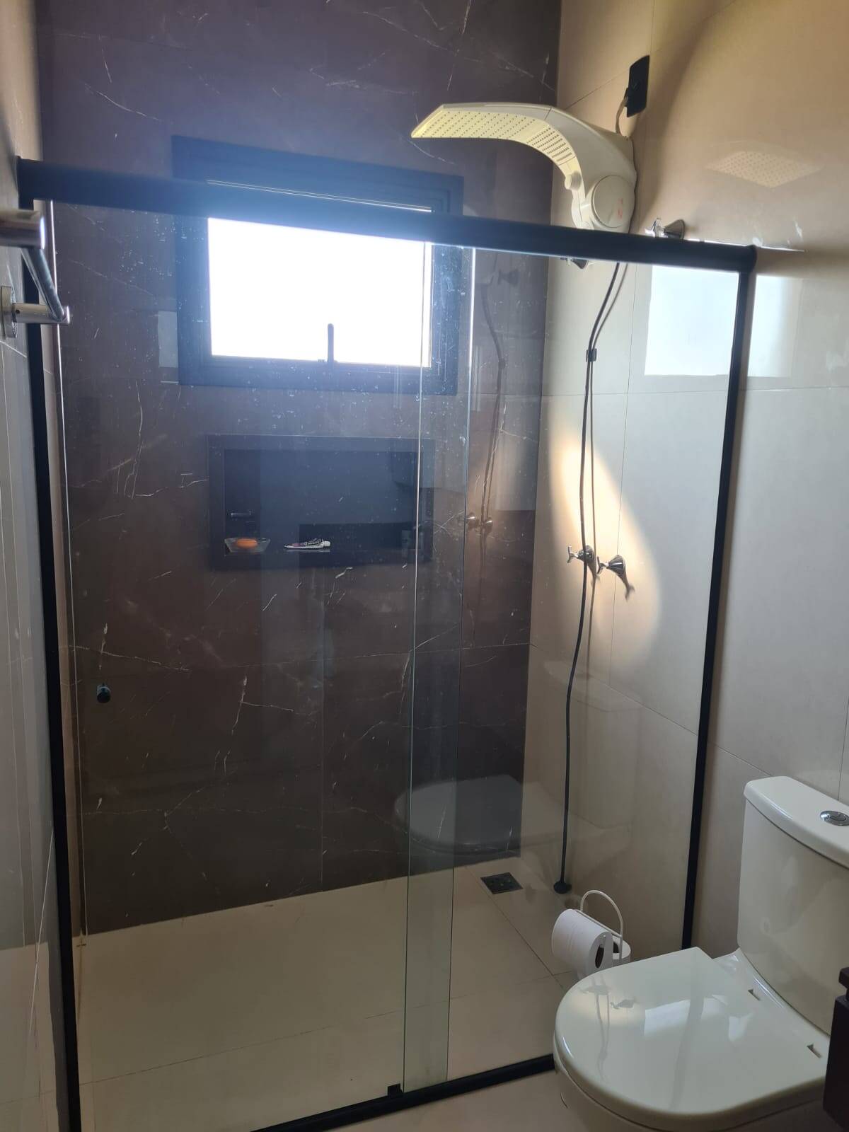Casa de Condomínio à venda e aluguel com 3 quartos, 250m² - Foto 13