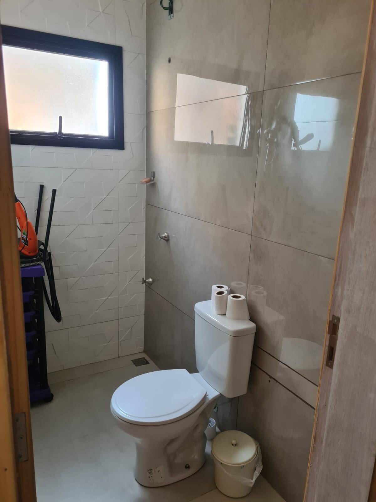 Casa de Condomínio à venda e aluguel com 3 quartos, 250m² - Foto 17