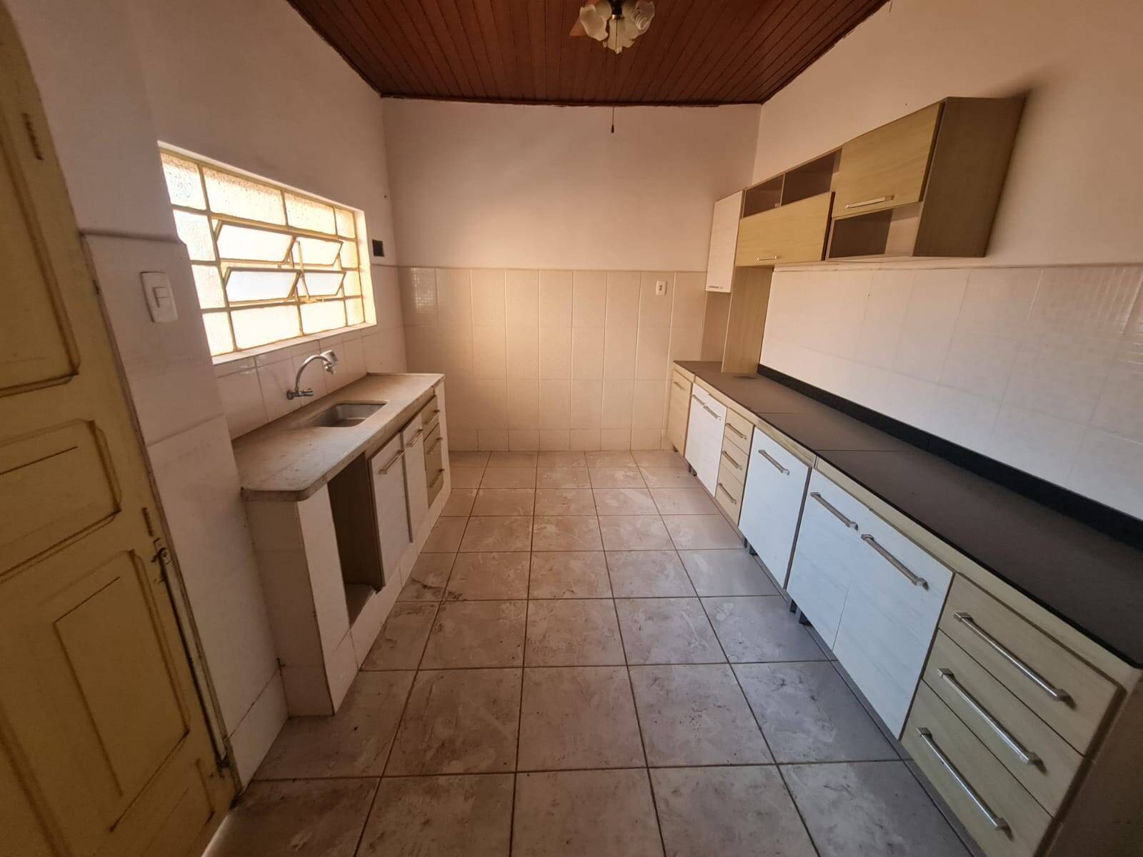 Depósito-Galpão-Armazém à venda com 2 quartos, 145m² - Foto 2