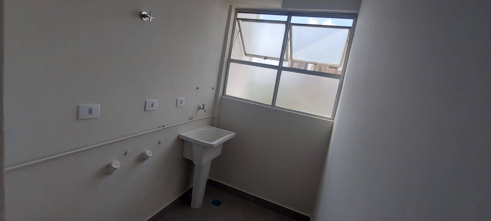 Apartamento à venda com 2 quartos, 57m² - Foto 11