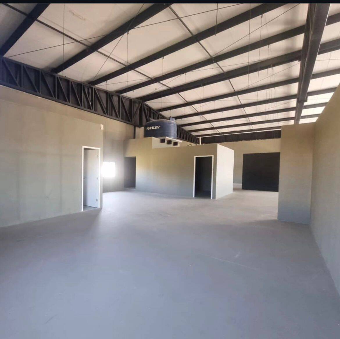 Depósito-Galpão, 750 m² - Foto 2