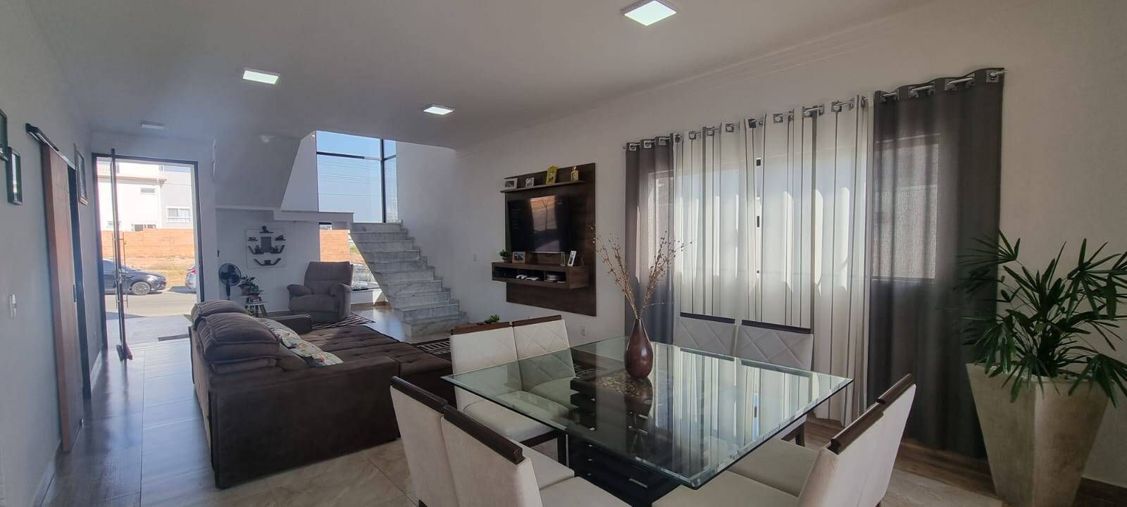 Casa de Condomínio à venda com 4 quartos, 259m² - Foto 3